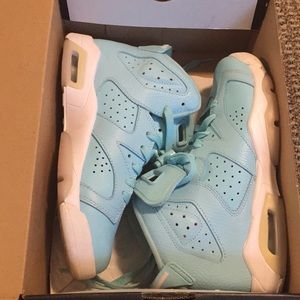 Air Jordan 6 Retro // Gently Used Good Condition